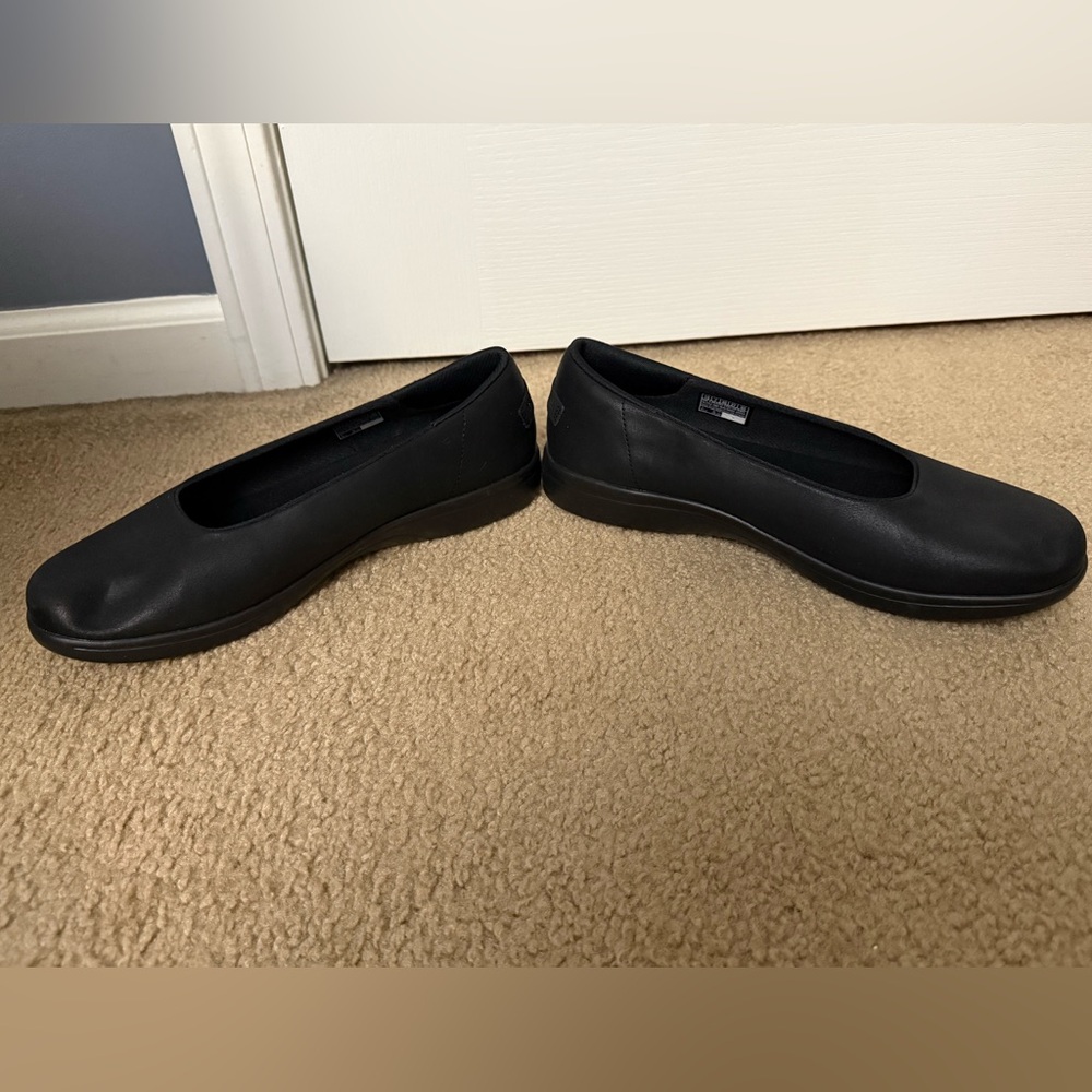 Skechers Women's Black Slip-On Flats
